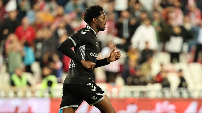 Sivasspor'da Queensy Menig 6 ay yok!