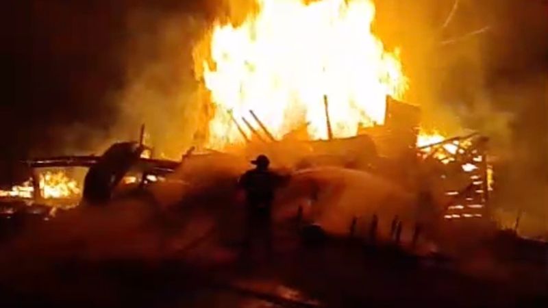 Kastamonu'da alevlere teslim olan ev küle döndü