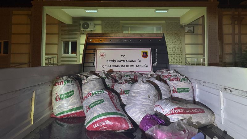 Van Gölü'nde kaçak avcılığa geçit yok