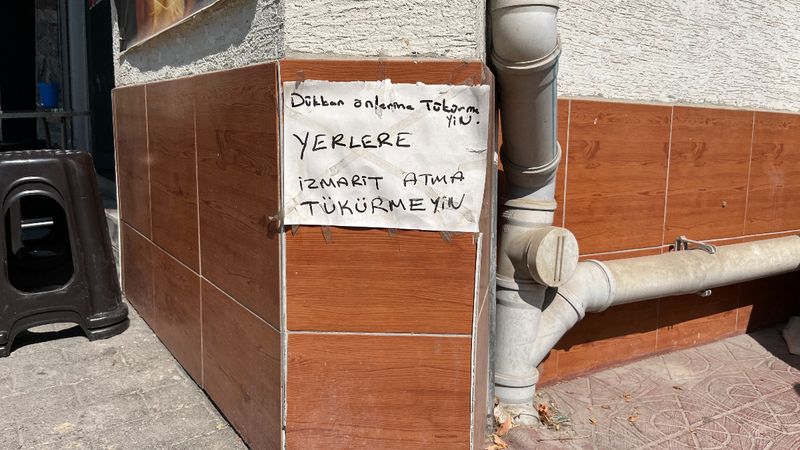 Eskişehirli esnafın dükkan önündeki kirliliğe bulduğu çözüm etkili oldu