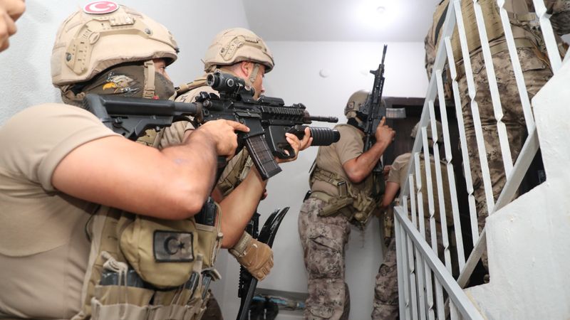 Mersin'de fuhuş operasyonu