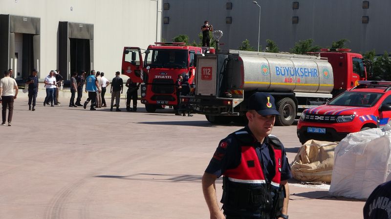 Malatya'da akrilik plaka fabrikasında patlama: Yaralılar var