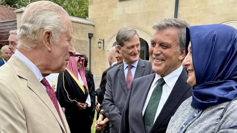 Abdullah Gül, İngiltere Kralı Charles ile bir araya geldi