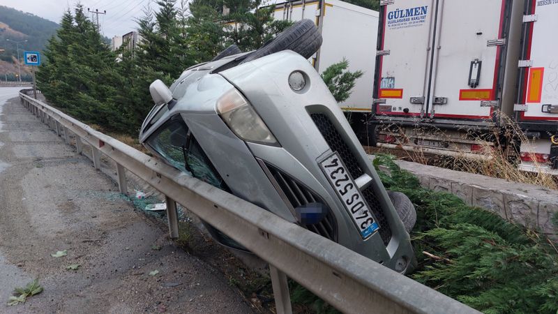 Samsun'da hurdaya dönen araçtaki 4 kişi emniyet kemeri sayesinde kurtuldu