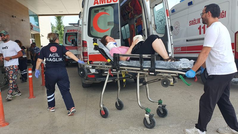 Bursa'da kazada araç şarampole uçtu