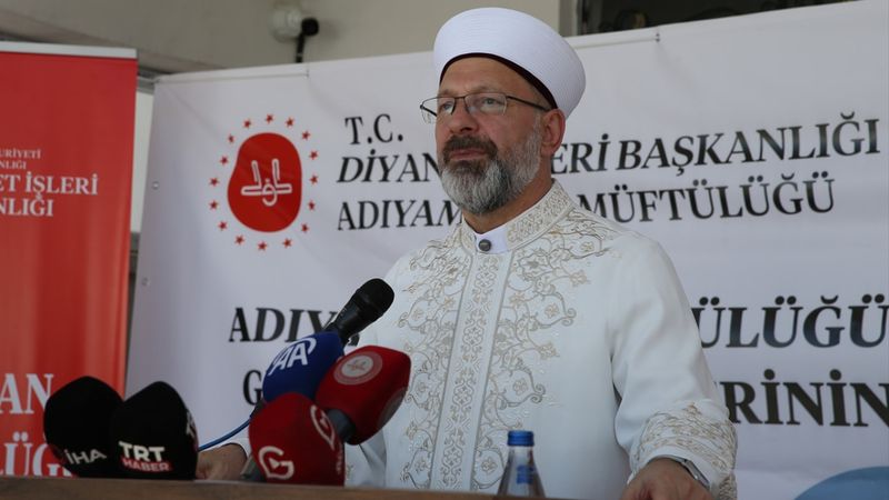 Ali Erbaş: Biz Müslümanlar, birlik olursak bu karanlıkları aşarız