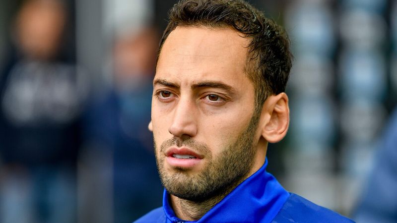 Inter'le görüşecek! Hakan Çalhanoğlu'ndan Fenerbahçe hamlesi