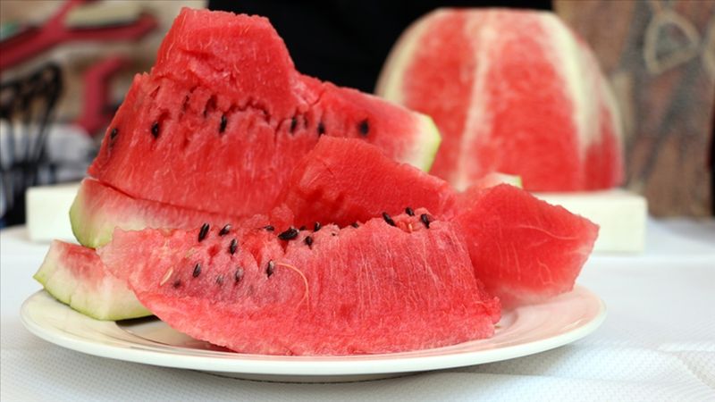 Karpuzun Tehlikeli Yüzü: Zehirlenmeye Sebep Oluyor...