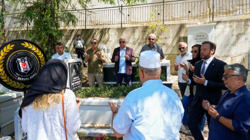 Beşiktaş, Vedat Okyar adına anma töreni düzenledi