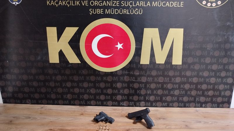 Sakarya'da sahte dolar ve silah operasyonu