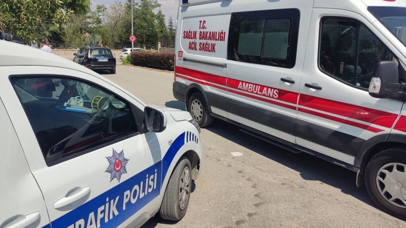 Konya'da elektrikli bisiklet ile otomobil çarpıştı