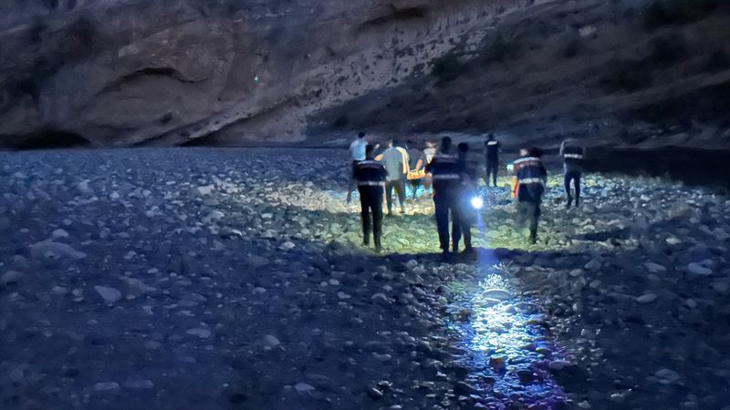 Adıyaman'da serinlemek için çaya giren genç yaşamını yitirdi
