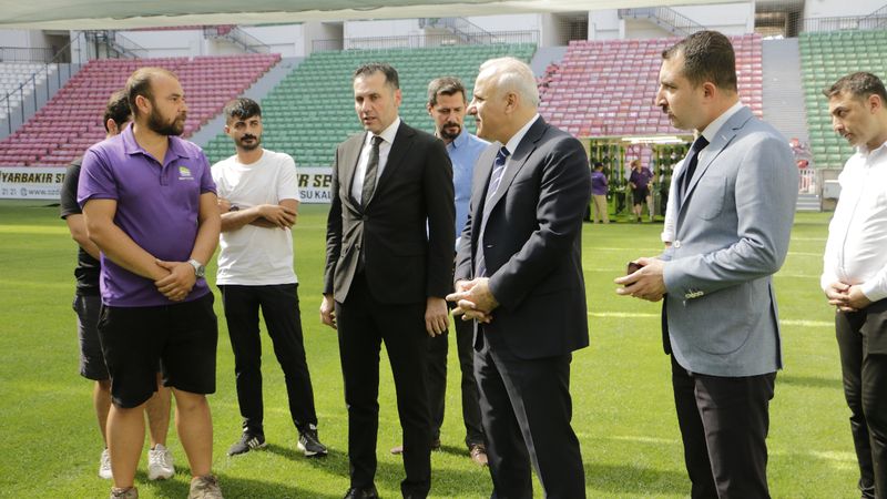 Vali Murat Zorluoğlu, Diyarbakır Stadyumu'nu inceledi