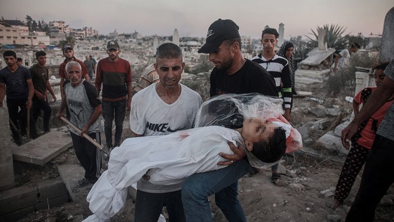 İsrail'in Gazze Şeridi'ne düzenlediği saldırılarda en az 85 Filistinli öldü