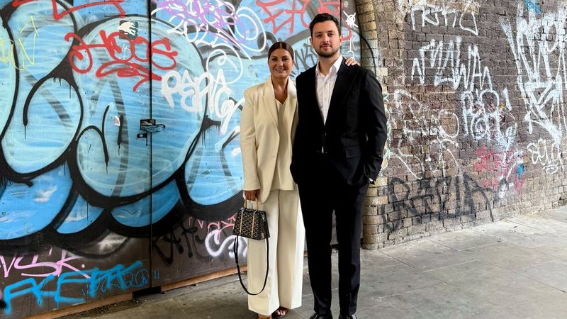 Sibel Can'ın gurur günü! Küçük oğlu Emir üniversiteden mezun oldu