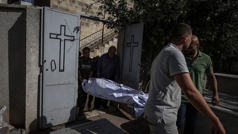 İsrail, Gazze'deki kiliseyi 'yanlışlıkla' vurduğunu savundu