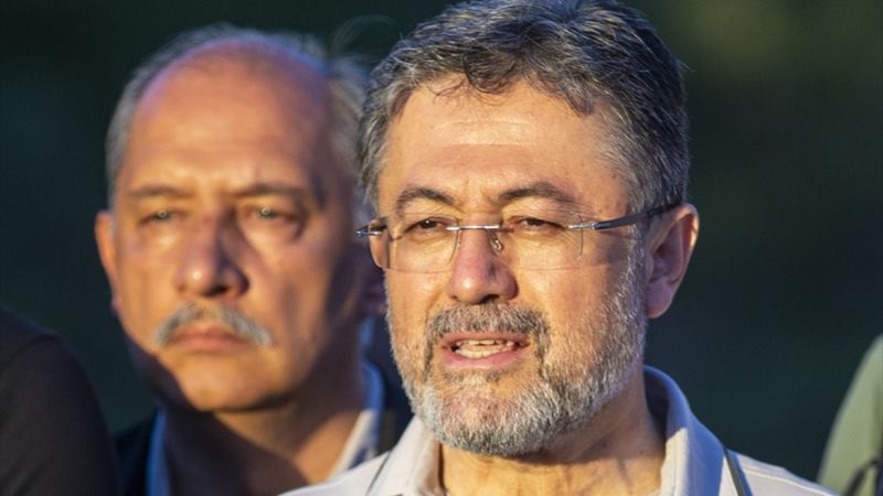 Bakan Yumaklı: Antalya’da çıkan orman yangını kontrol altına alındı