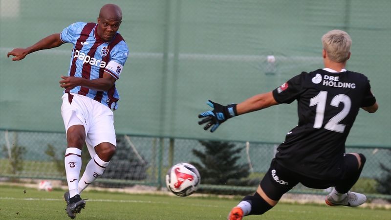Trabzonspor hazırlık maçında Ümraniyespor'u 3 golle geçti