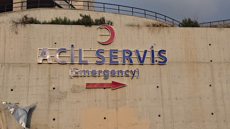 Hatay'da kocasının bıçakladığı kadın yaşam savaşı veriyor