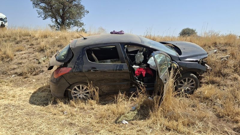 Konya’da kontrolden çıkan otomobil ekin tarlasına savruldu: 4 yaralı