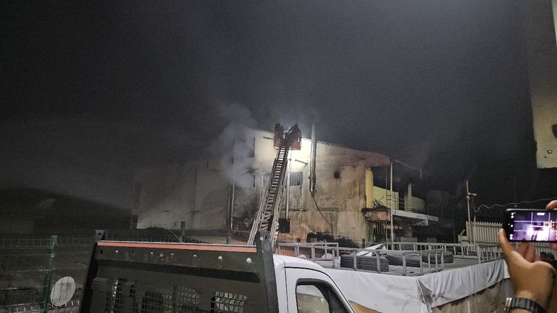 İstanbul'da atölye alevlere teslim oldu