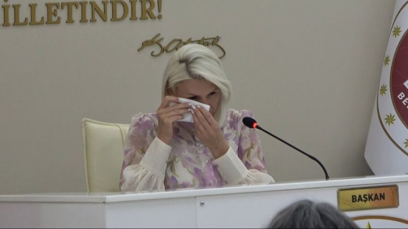 AK Parti ve MHP destek verdi: Bilecik Belediye Başkanı Melek Mızrak Subaşı ağladı