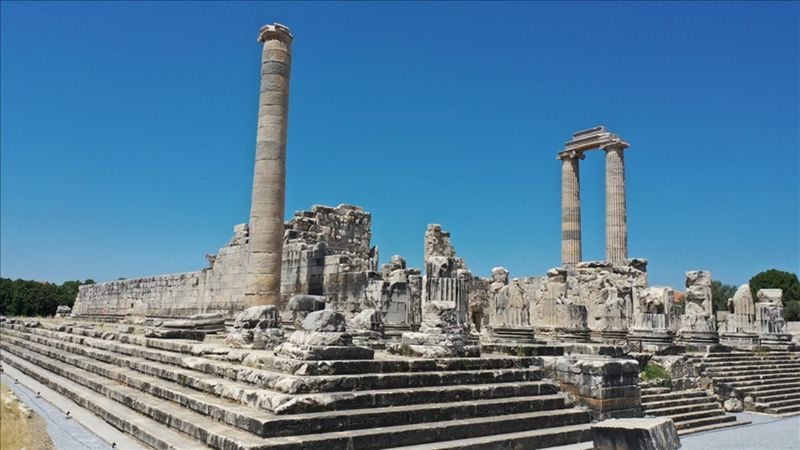 Antik çağın kehanet merkeziydi; Geceleri ziyarete hazırlanıyor...