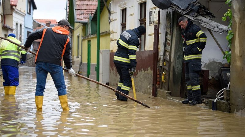 Romanya’da meydana gelen seller can aldı