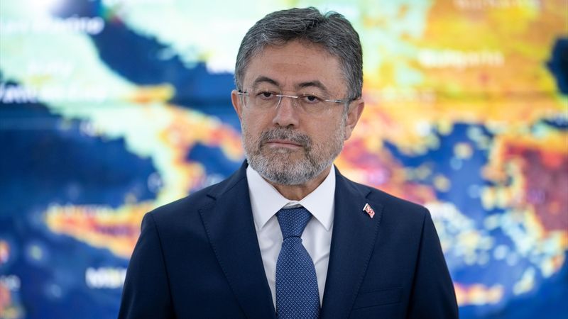 Tarım ve Orman Bakanı Yumaklı'dan orman yangınlarına dair açıklama
