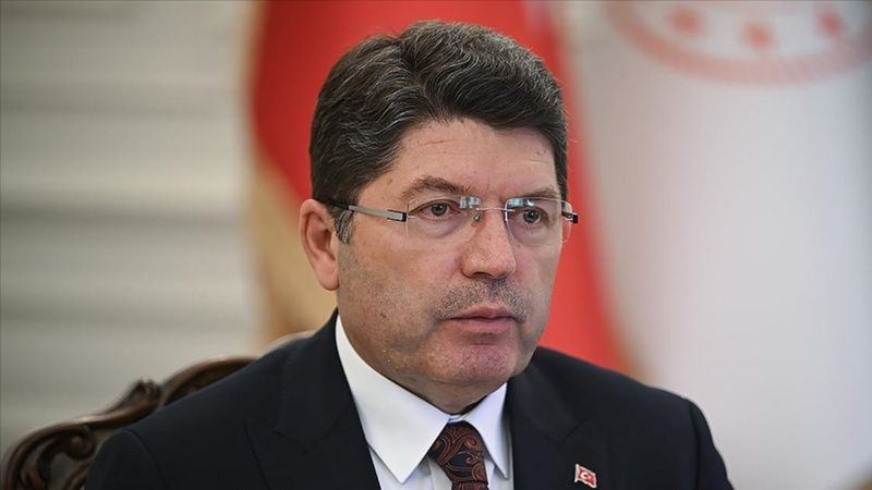 Yılmaz Tunç: Hukuk fakültelerine yalnızca ilk 100 bine giren adaylar kabul edilecek