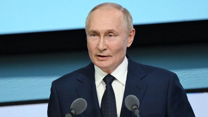Vladimir Putin: Ukrayna ile görüşmelere olumlu bakıyorum