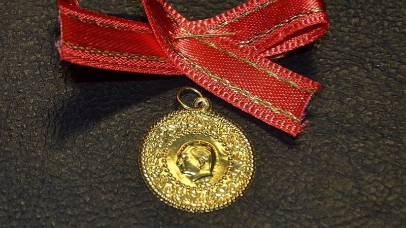 ABD'de tarım dışı istihdam düşünce altın sert yükseldi