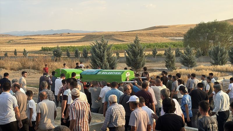 Afyonkarahisar'da gölete giren çocuklar boğuldu