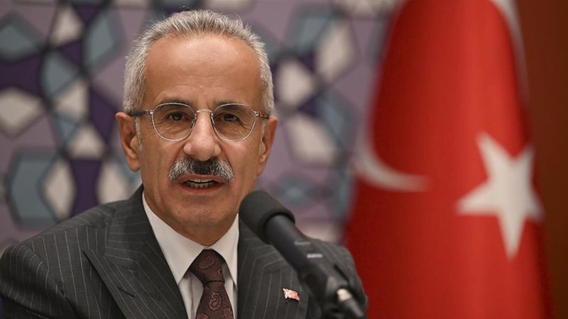 Abdulkadir Uraloğlu: Türk boğazlarından yılın ilk yarısında yaklaşık 41 bin gemi geçti