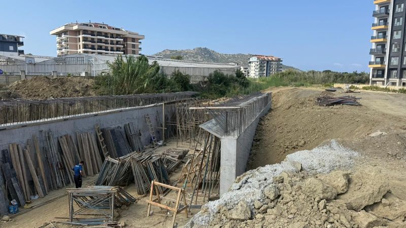 Antalya'da köprü inşaatında düşen işçiden acı haber