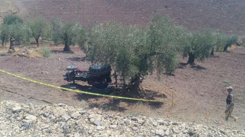 Kilis'te devrilen traktördeki 10 aylık bebek öldü