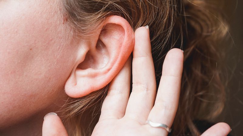 Kulak ağrısı geçmiyorsa dikkat: Ciddi hastalıkların ilk işareti olabilir