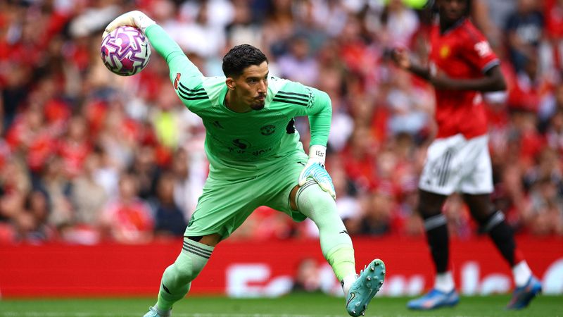 Manchester United, Altay Bayındır'la kazandı