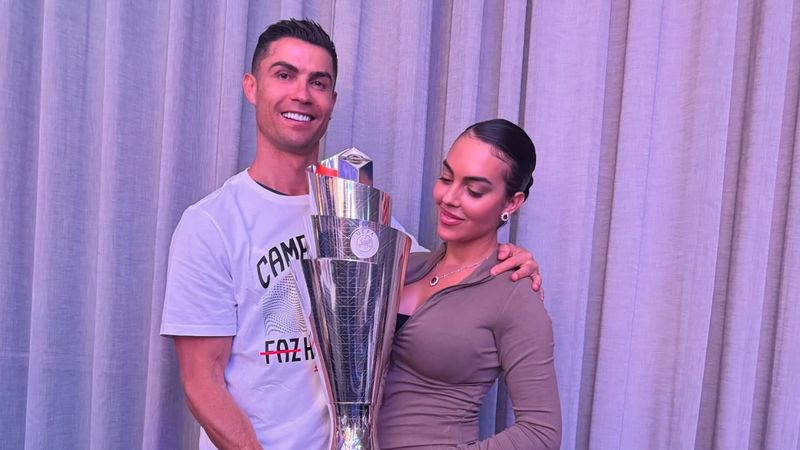 Cristiano Ronaldo sevgilisi Georgina Rodriguez’e evlilik teklif etti! Yüzük sosyal medyada gündem oldu