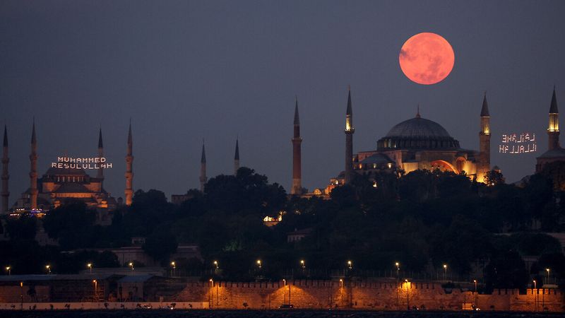 Zamanın izlerini taşıyorlar: İstanbul’un en eski tarihi camileri