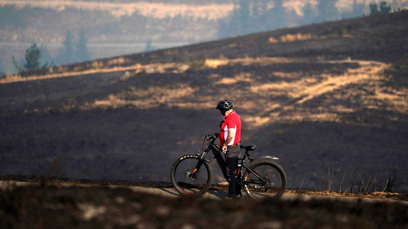 İspanya'da yangın ile mücadele: 1 gönüllü itfaiyeci hayatını kaybetti