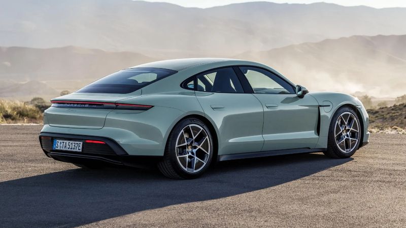 Kâr tahminlerini düşüren Porsche, savunma sektörüne yatırım yapacak