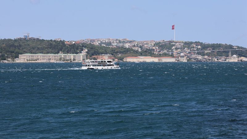 İstanbul’da kuvvetli rüzgar etkisini sürdürüyor