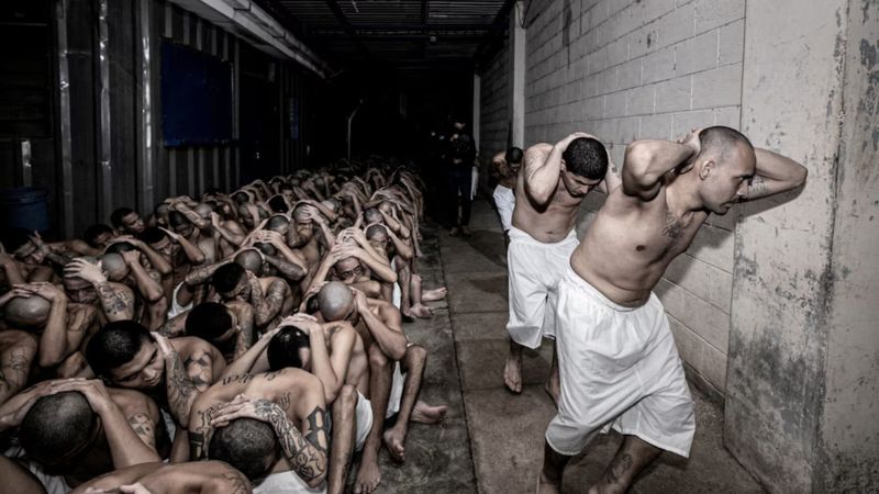 El Salvador’da çete şüphelilerine 2027’ye kadar yargısız hapis