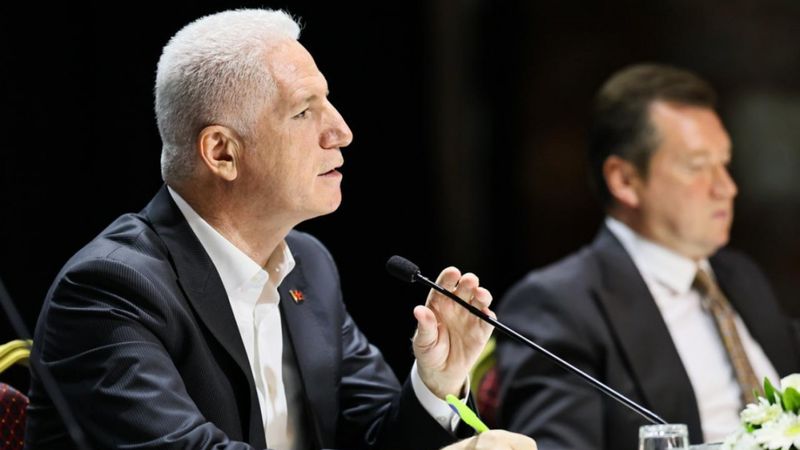 İstanbul Valisi Gül, Silivri'de muhtarlarla bir araya geldi