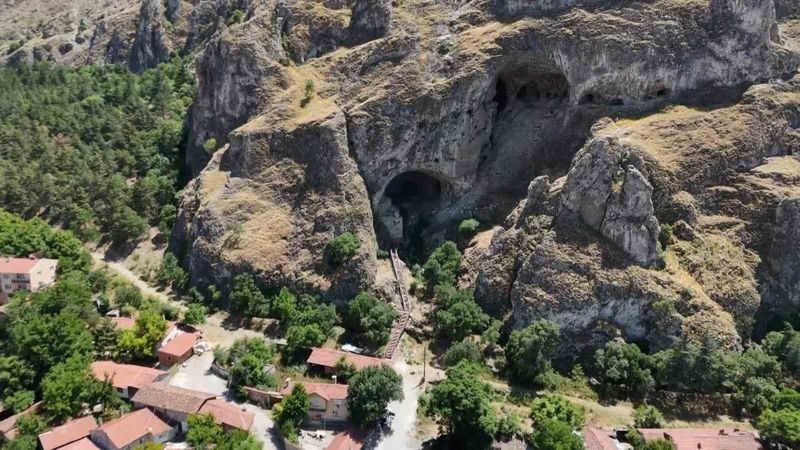 Turistlerin yeni uğrak yeri: Bu basamakları çıkan hayran kalıyor