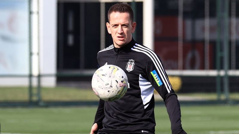 Amir Hadziahmetovic, Hull City'nin teklifini kabul etti