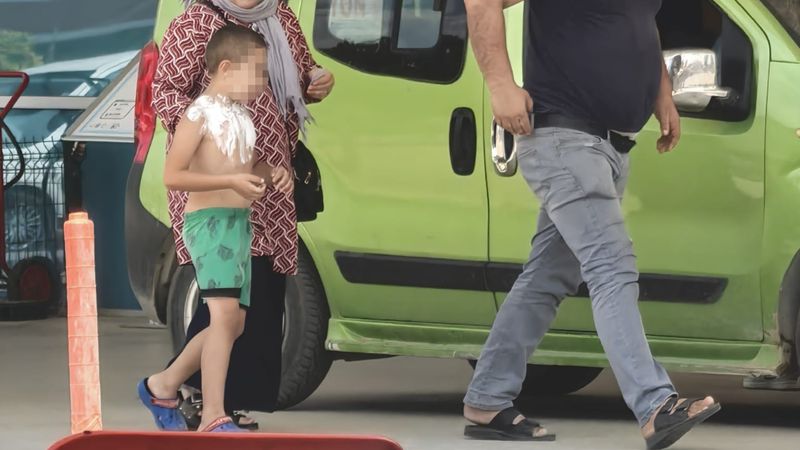 Bursa'da üzerine parfüm sıkan küçük çocuk kendini yaktı