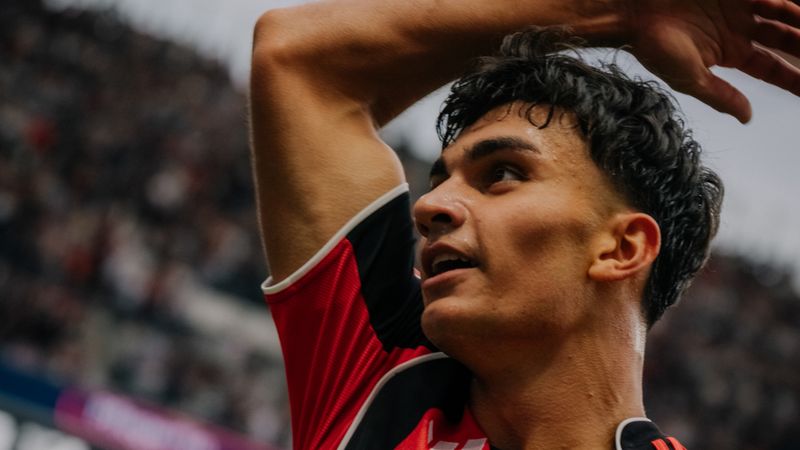 Can Uzun harika başladı: Mükemmel bir gol attı