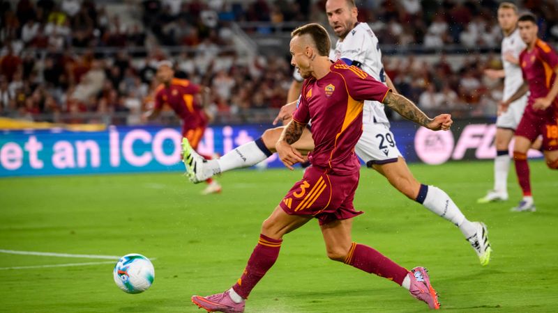 Roma, sahasında Bologna'yı yendi